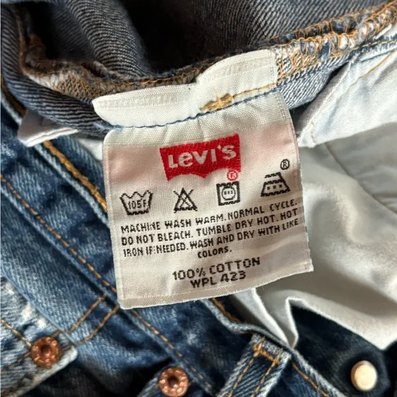 Vintage Distressed Levi’s 501 Jeans - Picture 7 of 11
